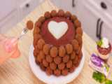 تزیین کیک شکلاتی مینیاتوری ام اند ام - کیک و شیرینی مینیاتوری - بانوان آشپزی کیک