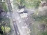 لحظه هدف قرار گرفتن تانک ارتش روسیه توسط مولتی روتور انتحاری اوکراینی