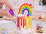 کیک مینیاتوری رنگین کمانی | تزیین کیک مینیاتوری فانتزی با فوندانت