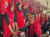 متلک زدن دختران پرسپولیسی به باخت جواد نکونام و تیمش استتقلال در ورزشگاه