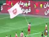 تبدیل پرچم قهرمانی پرسپولیس در ورزشگاه به اهتزاز