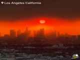 آتش سوزی عظیم در لس آنجلس منجر به طلوع خورشید آخرالزمانی شد