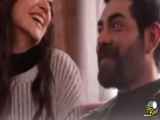 این عنوان چه زیبا! گریه یا عمور را مسخره می کند.