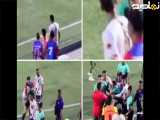 کلیپ فوتبالی | ببینید؛ سیلی جنجالی یک فوتبالیست به صورت داور زن