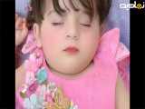 دختر بچه ناز داخل سبد خوابش برده، زیبای خفته