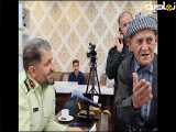 گفتگوی صمیمی سردار مهدی حاجیان فرمانده انتظامی استان کرمانشاه با پیرمرد اهل آذربایجان غربی