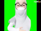 پرده سبز معلم خانم با حجاب کامل (در حال ماسک زدن)